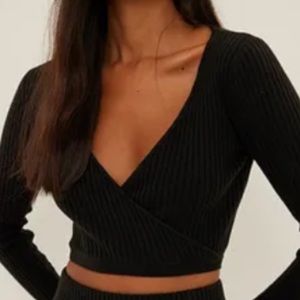 Rib Knit Overlap V Neck Long Sleeve Crop Top • Size XS